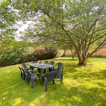 Maison Chaleureuse Avec Un Grand Jardin La Bonneville Exterior foto